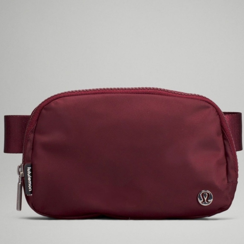 NWT Lululemon Everywhere Belt Bag